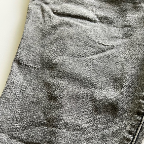⭐️3/$15 (16) MidRise UMI Jeans Grey Washed Comfy Cozy Fall Winter - Picture 10 of 12